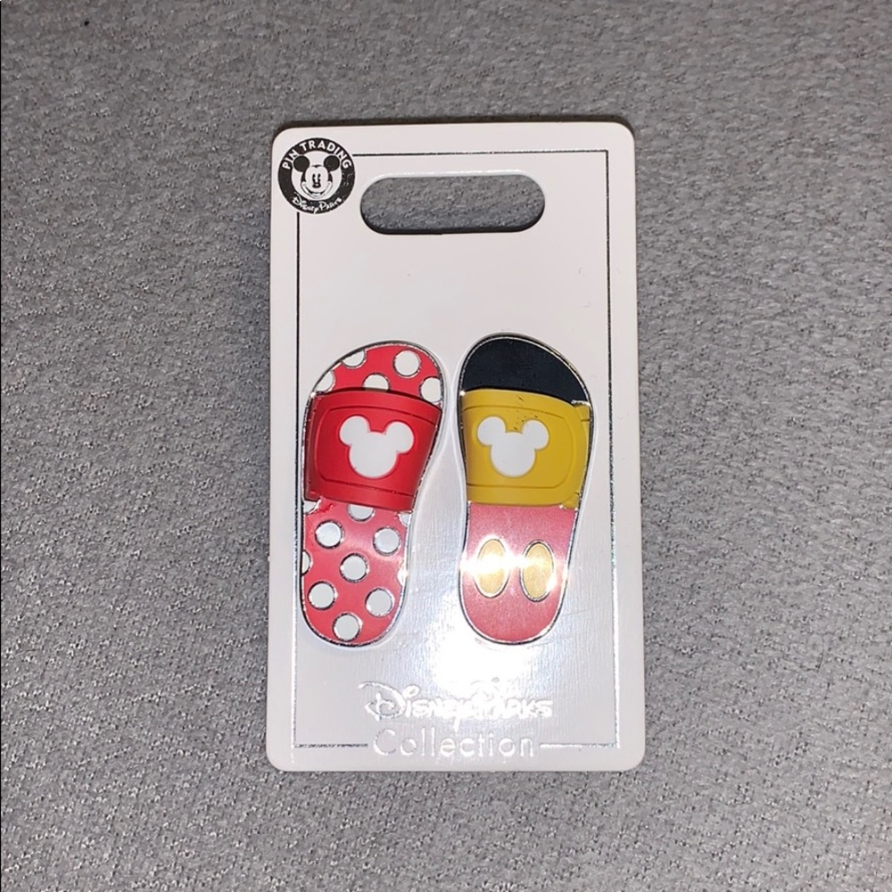 disney pin